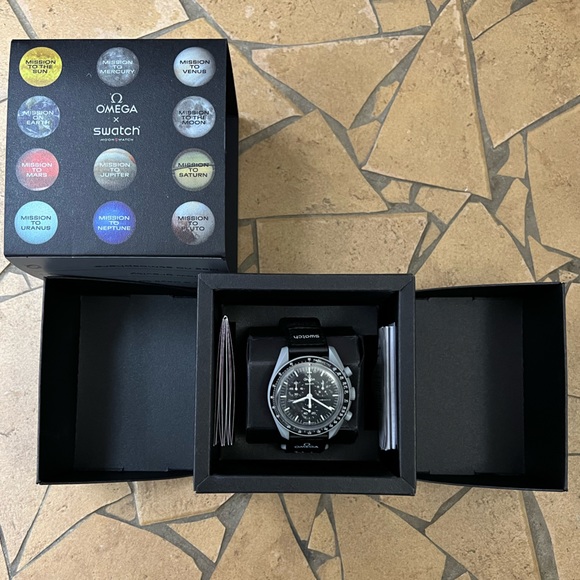 Swatch x Omega Moonswatch Mission To The Moon - Picture 2 of 6